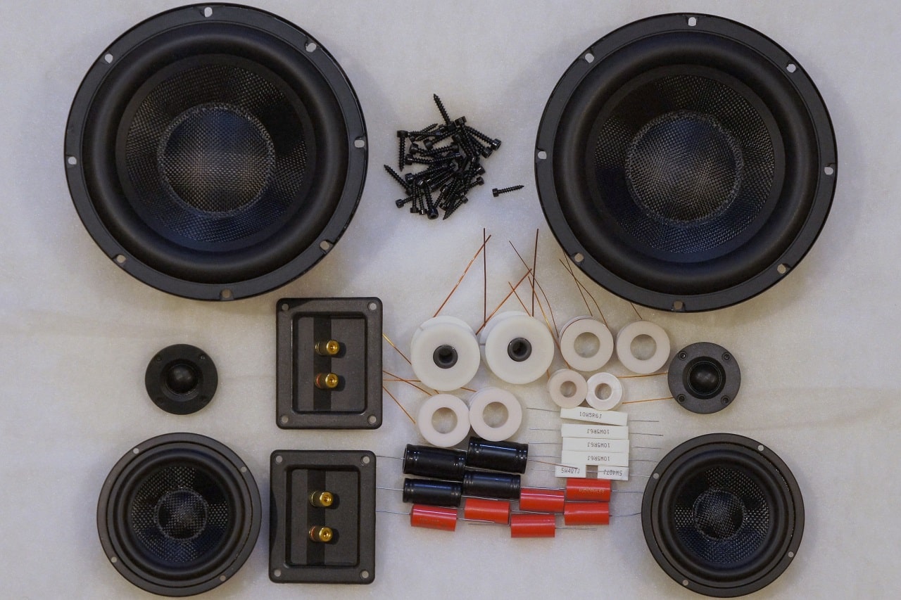 Трехполосная АС Карбон П84